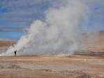 Um dos grandes Geisers del Tatio, na região do Atacama, no norte do Chile